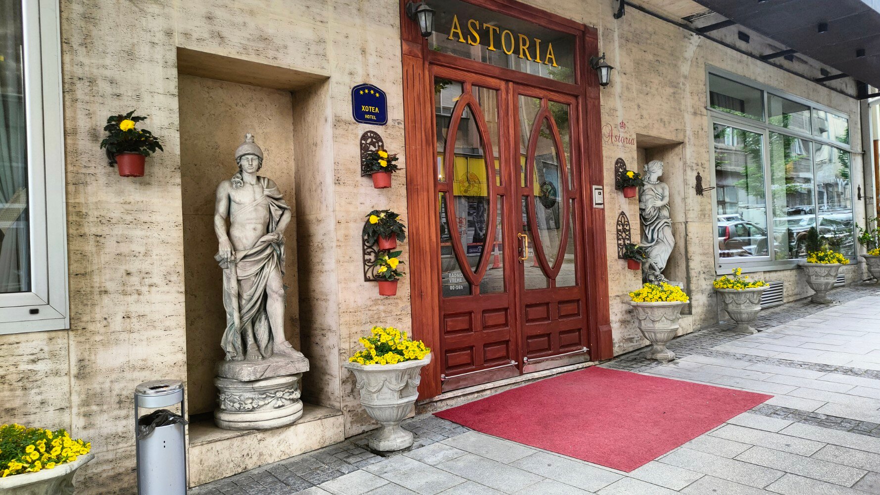 Фото отеля 2