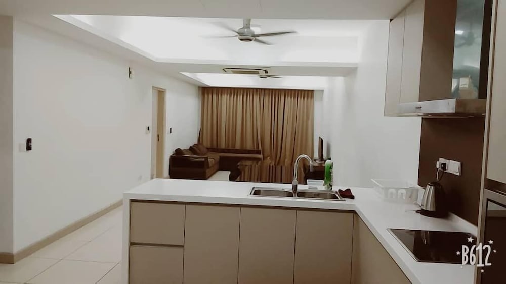 Фото Suasana Suites Bukit Ceylon