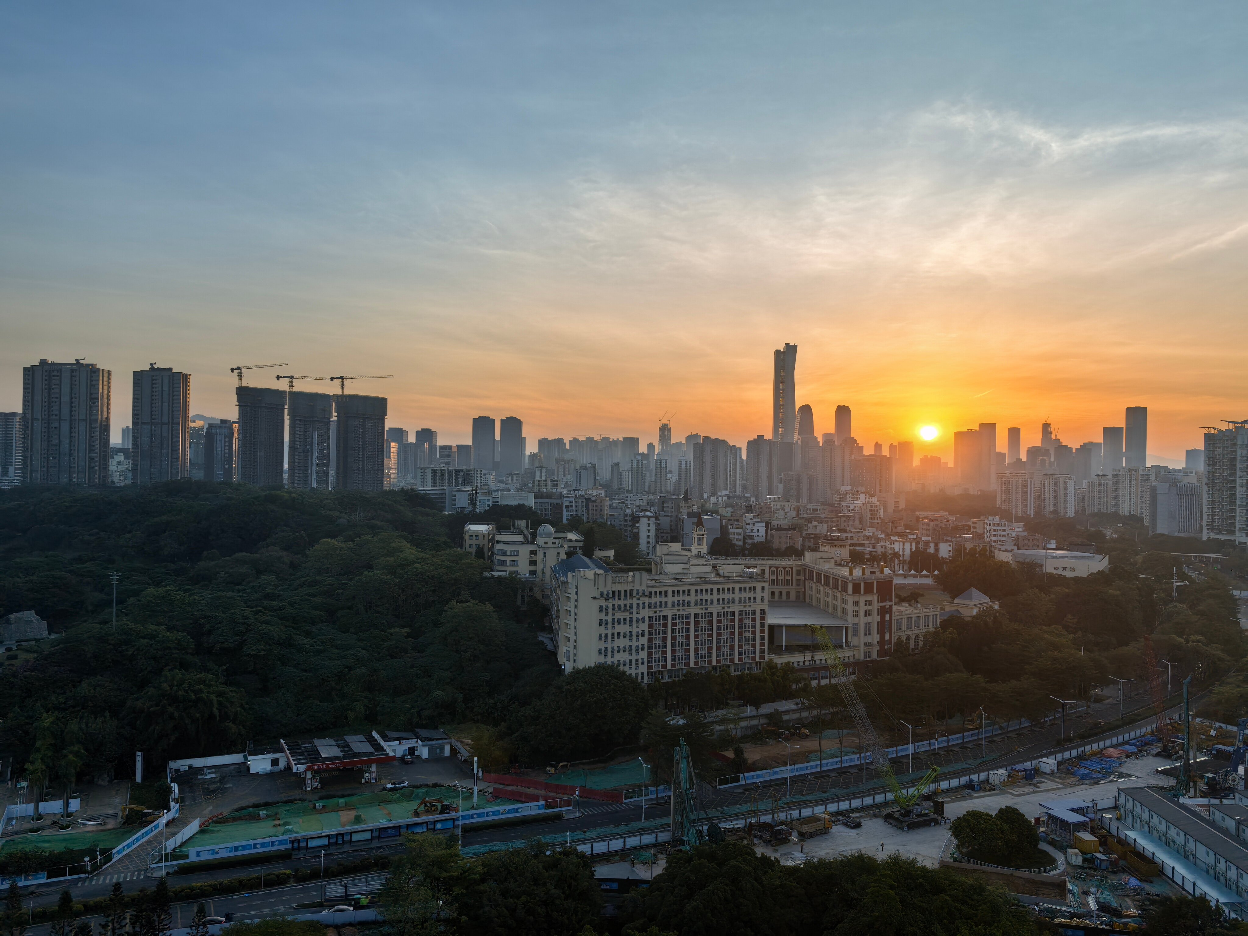 Фото DoubleTree by Hilton Shenzhen Nanshan Hotel & Residences