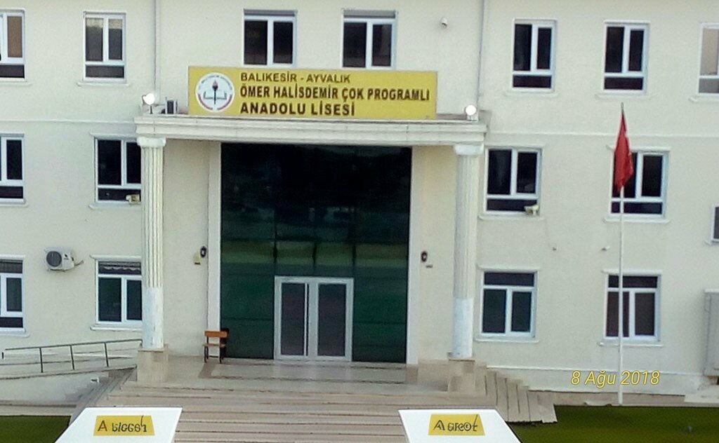 Lyceum Martyr Ömer Halisdemir Multi-Program Anatolian High School, Ayvalik, photo