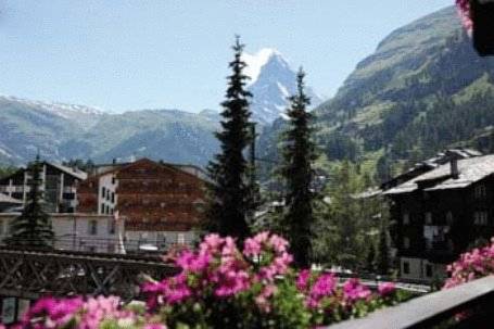 Фото Hotel Mama Zermatt