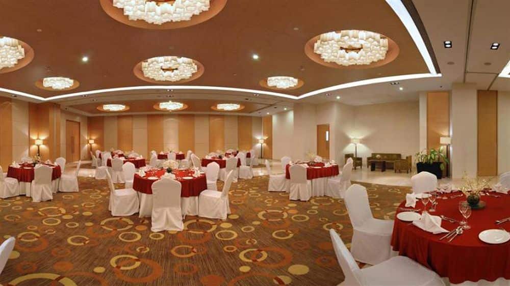 Фото Four Points by Sheraton Hotel & Serviced Apartments, Pune