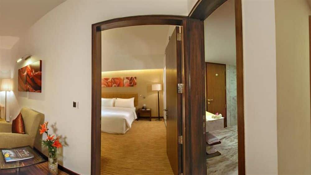 Фото Four Points by Sheraton Hotel & Serviced Apartments, Pune