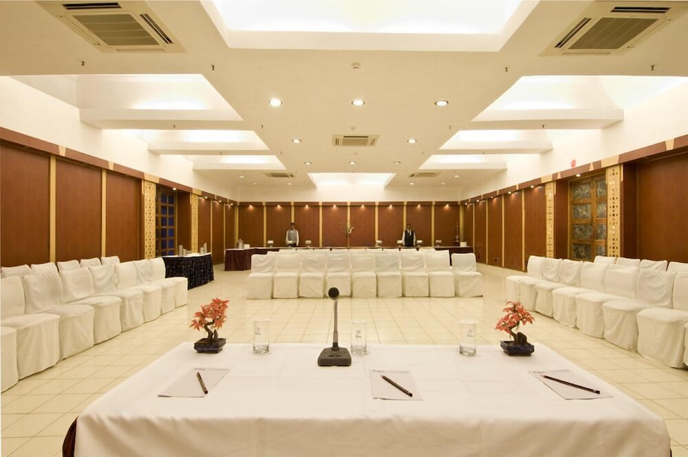 Фото Hotel Atithi