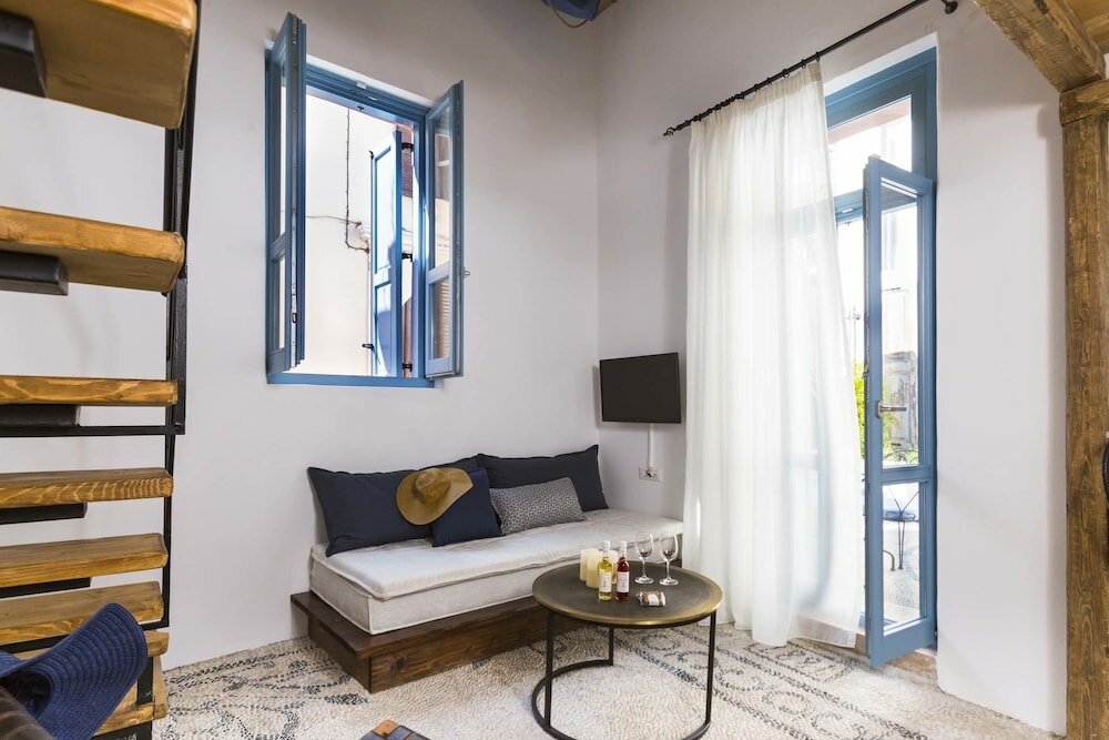 Фото Blue Jasmine Suites