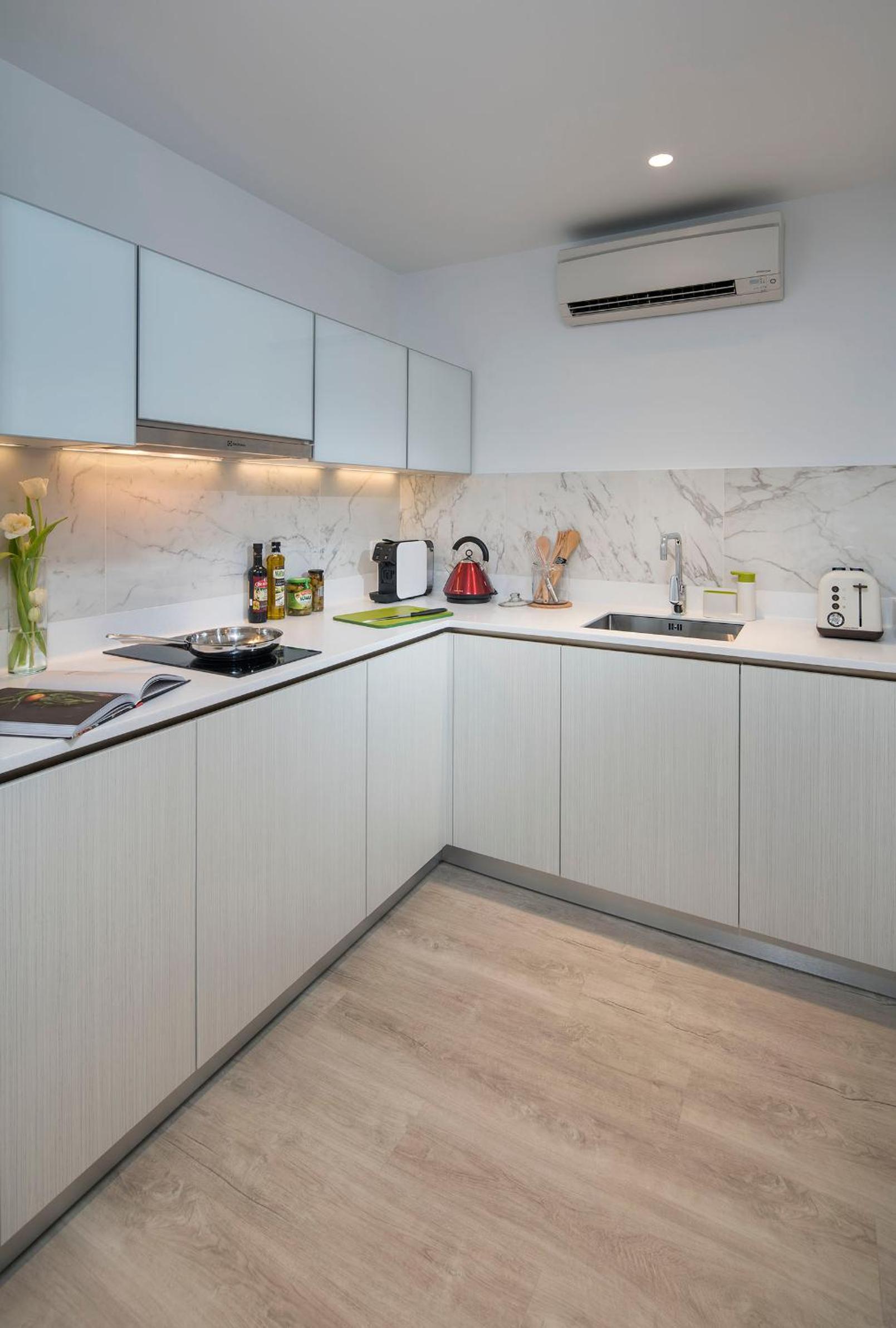 Фото Lanson Place Winsland, Singapore