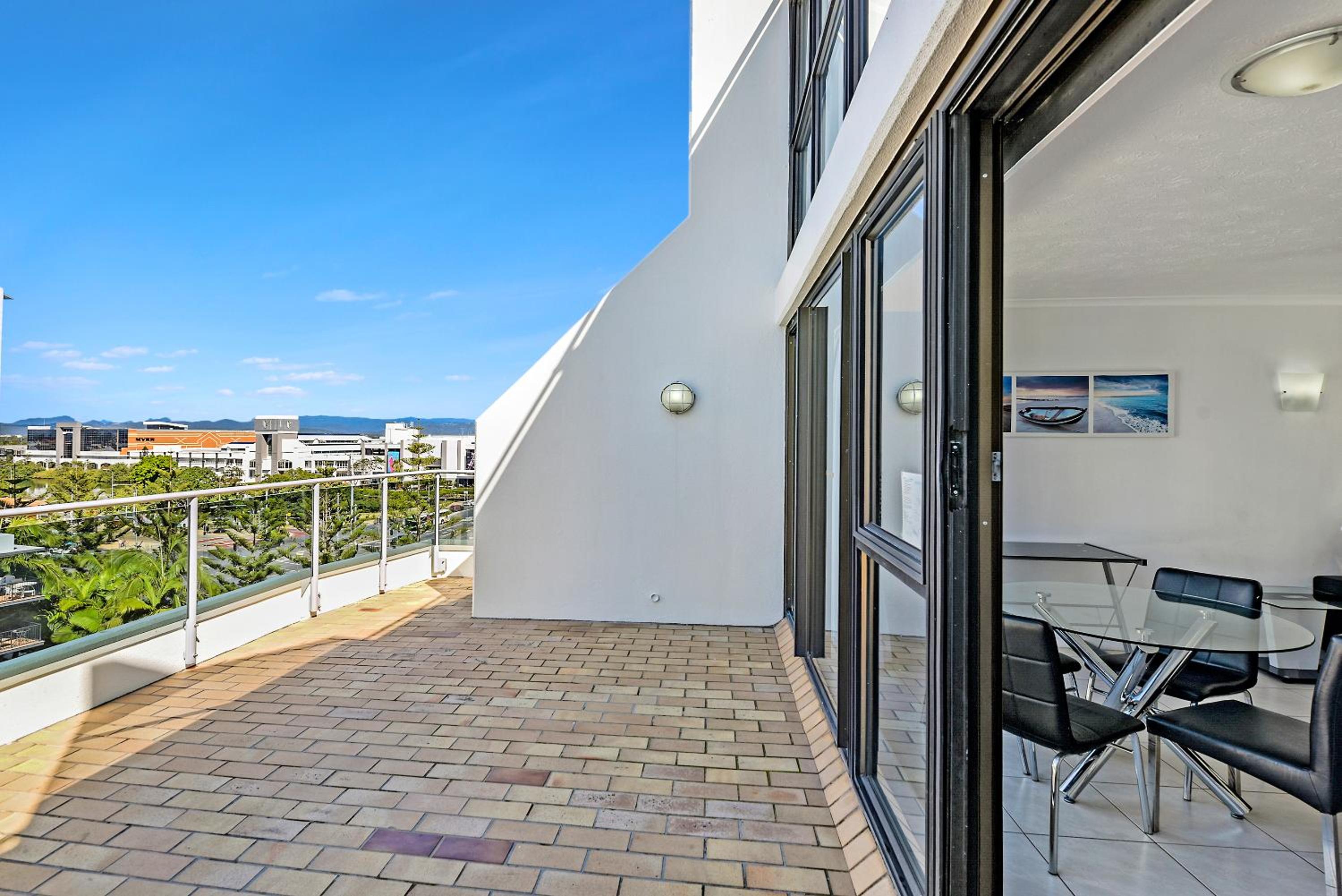 Фото Broadbeach Travel Inn Apartments