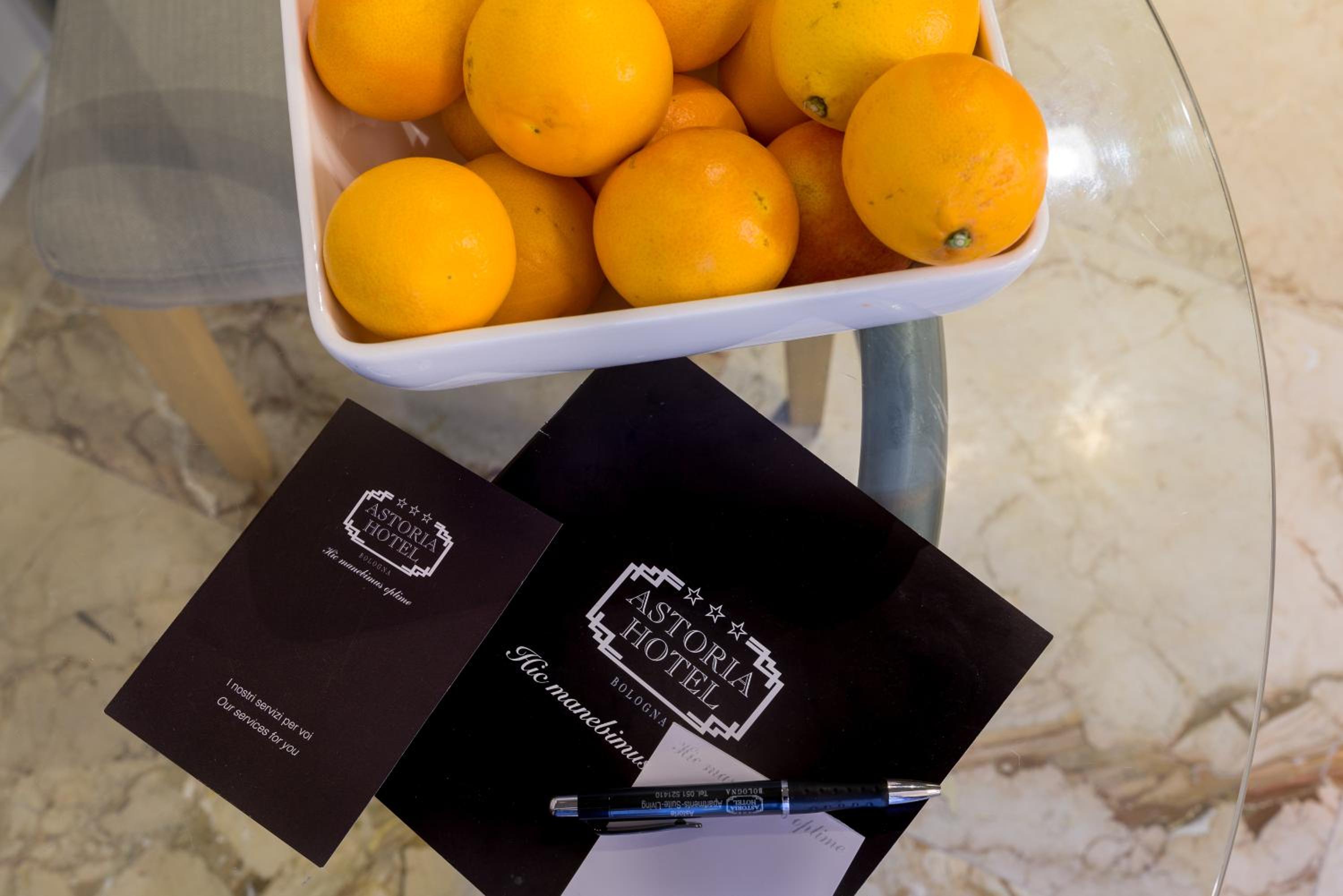 Фото Astoria Suite Apartments