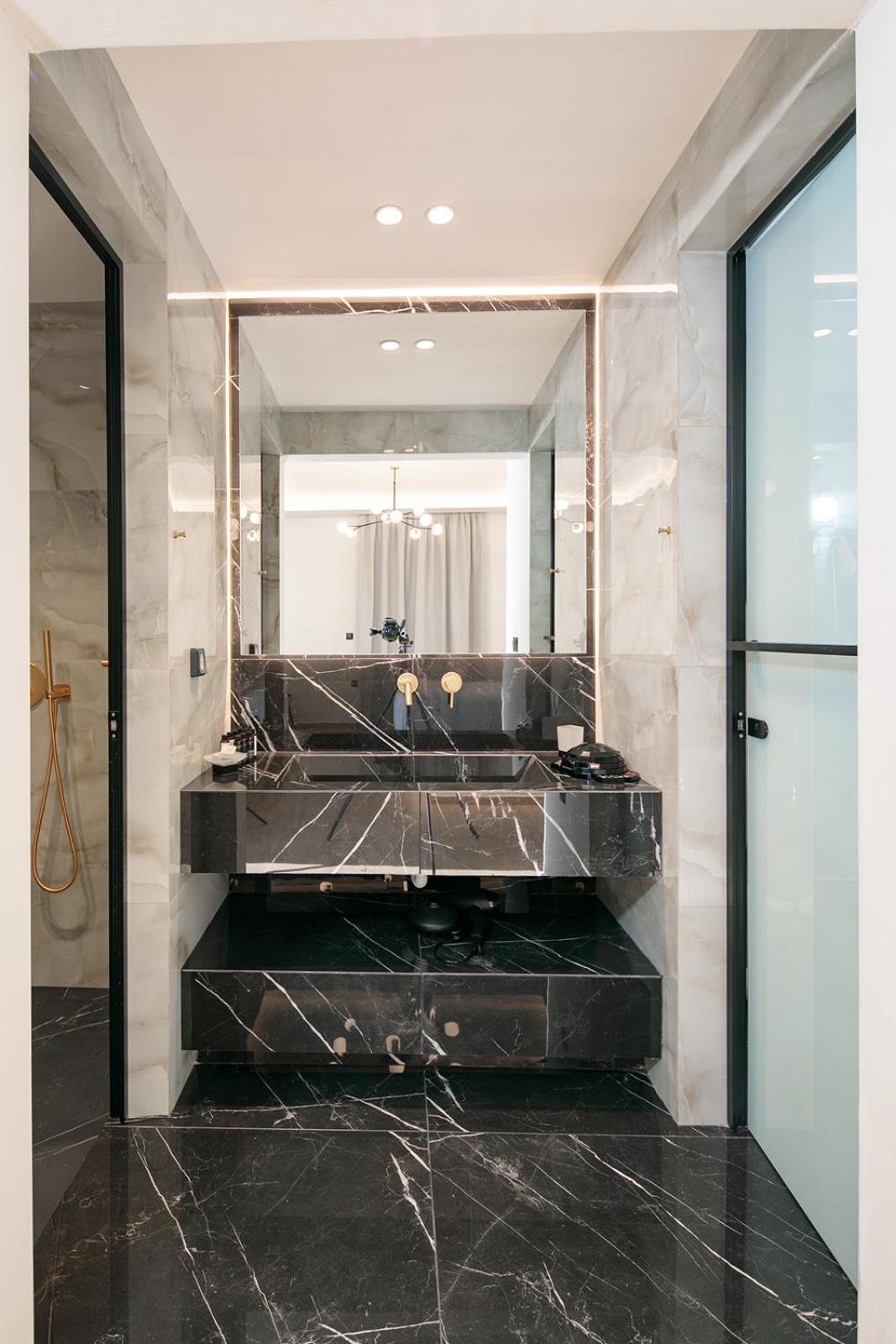 Фото Iphimedeia Apartments & Suites