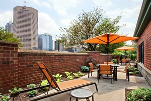 Гостиница Courtyard by Marriott Indianapolis at the Capitol