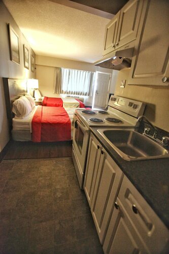 Гостиница Best Budget Inn & Suites Kamloops в Камлупсе