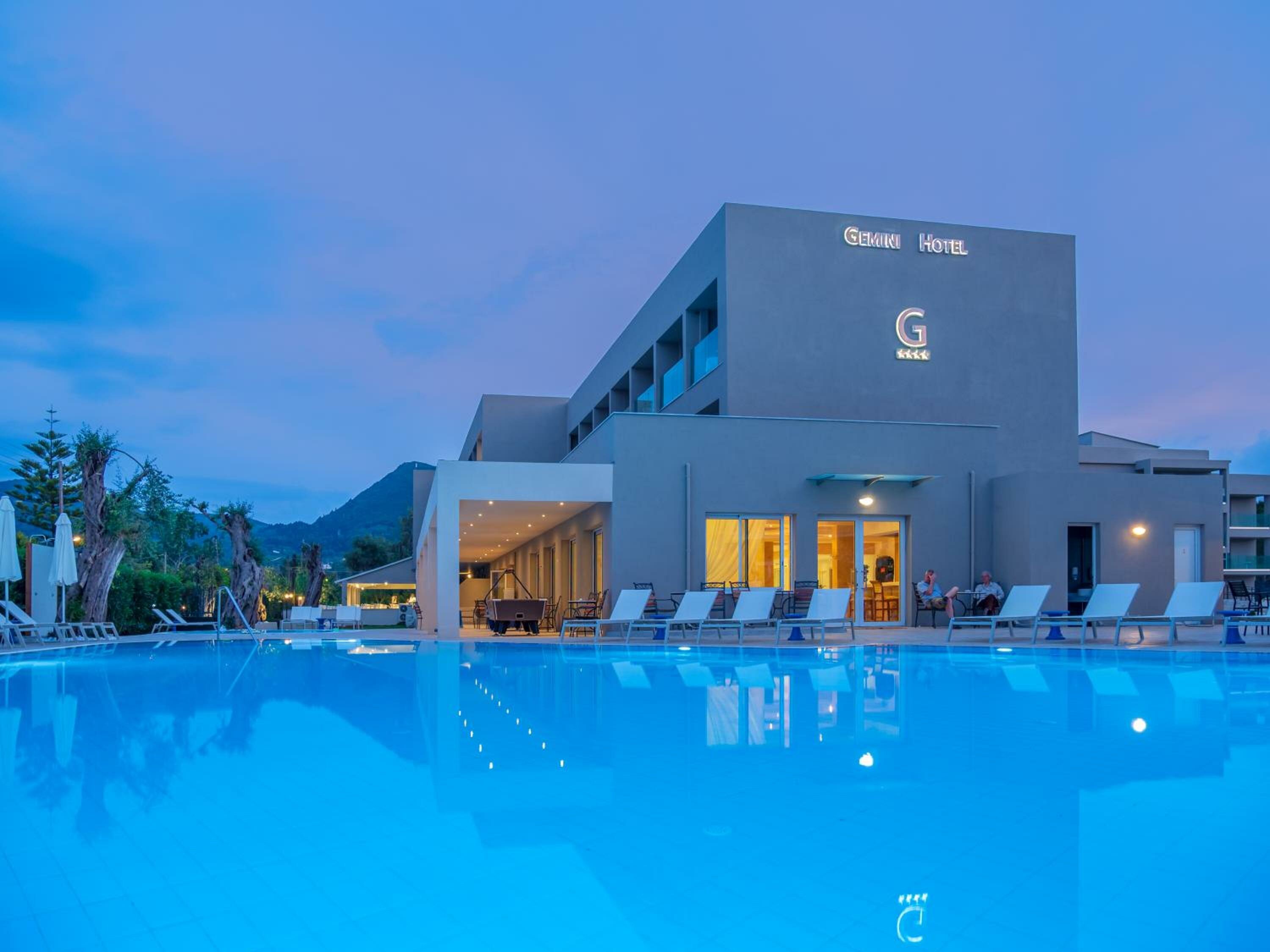 Фото CNic Gemini Hotel