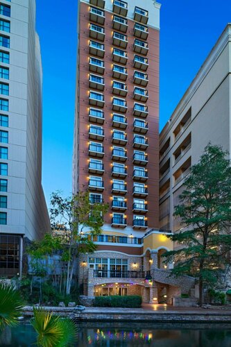 Гостиница Courtyard Marriott Riverwalk в Сан-Антонио