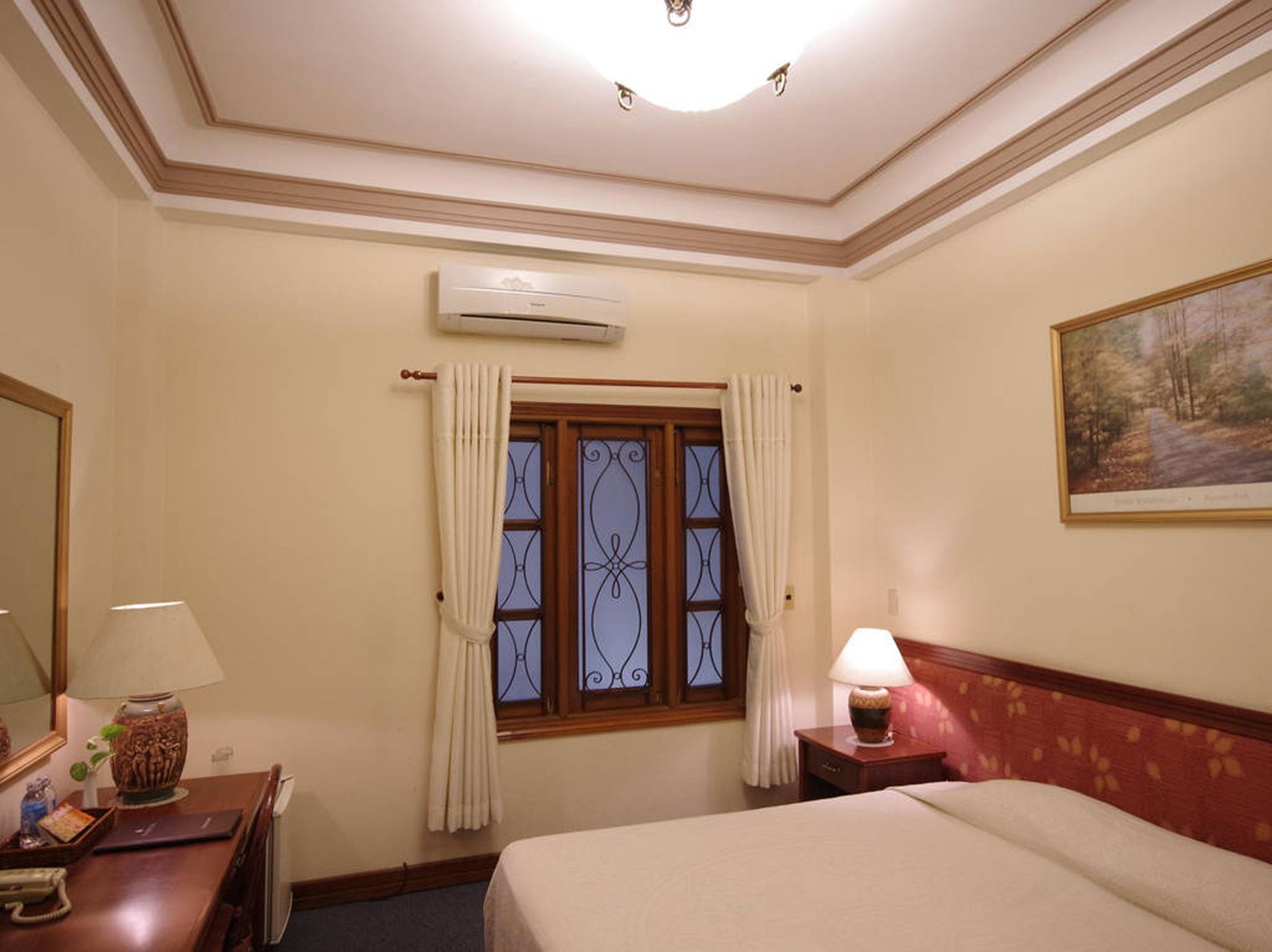 Фото The Spring Hotel