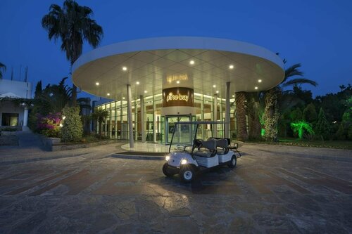 Гостиница Pine Bay Holiday Resort в Сельчуке