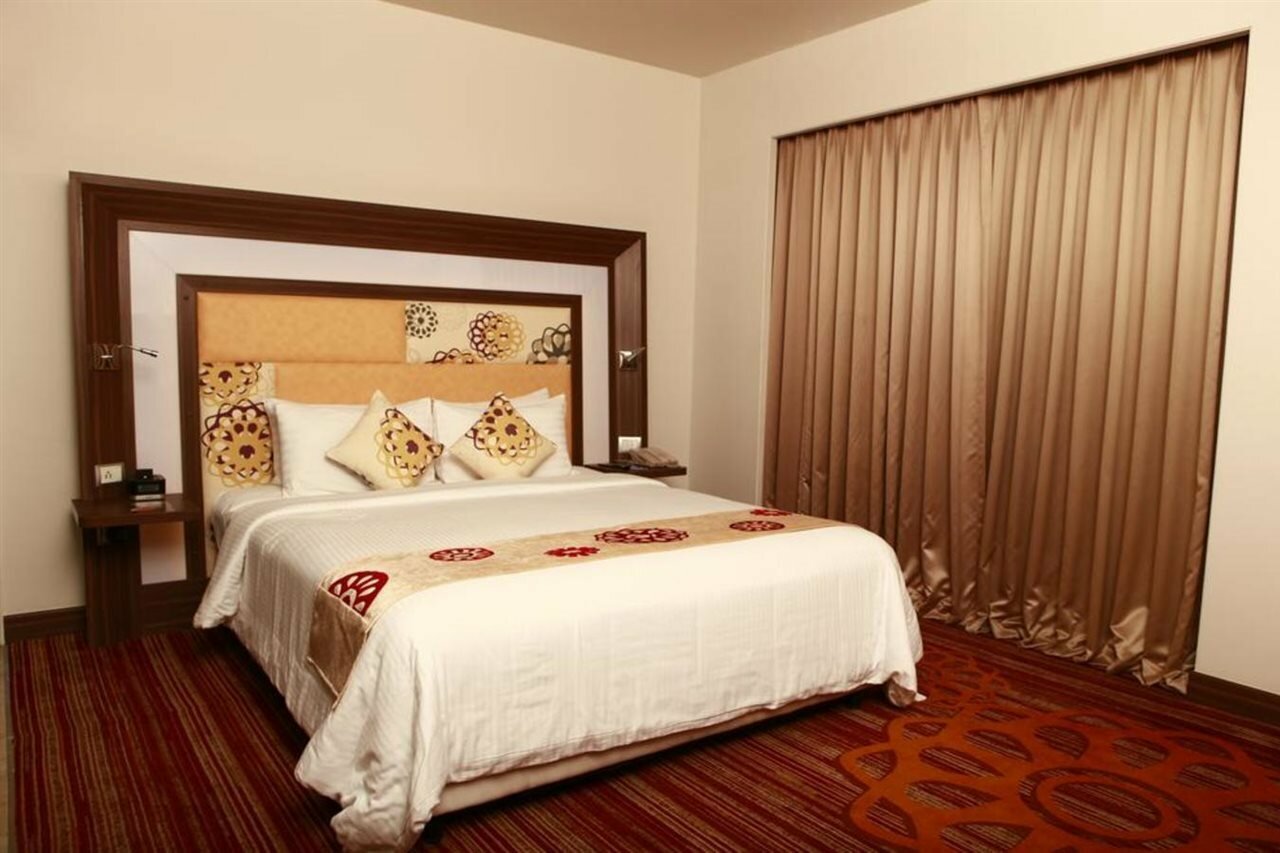 Фото Novotel Pune Viman Nagar Hotel