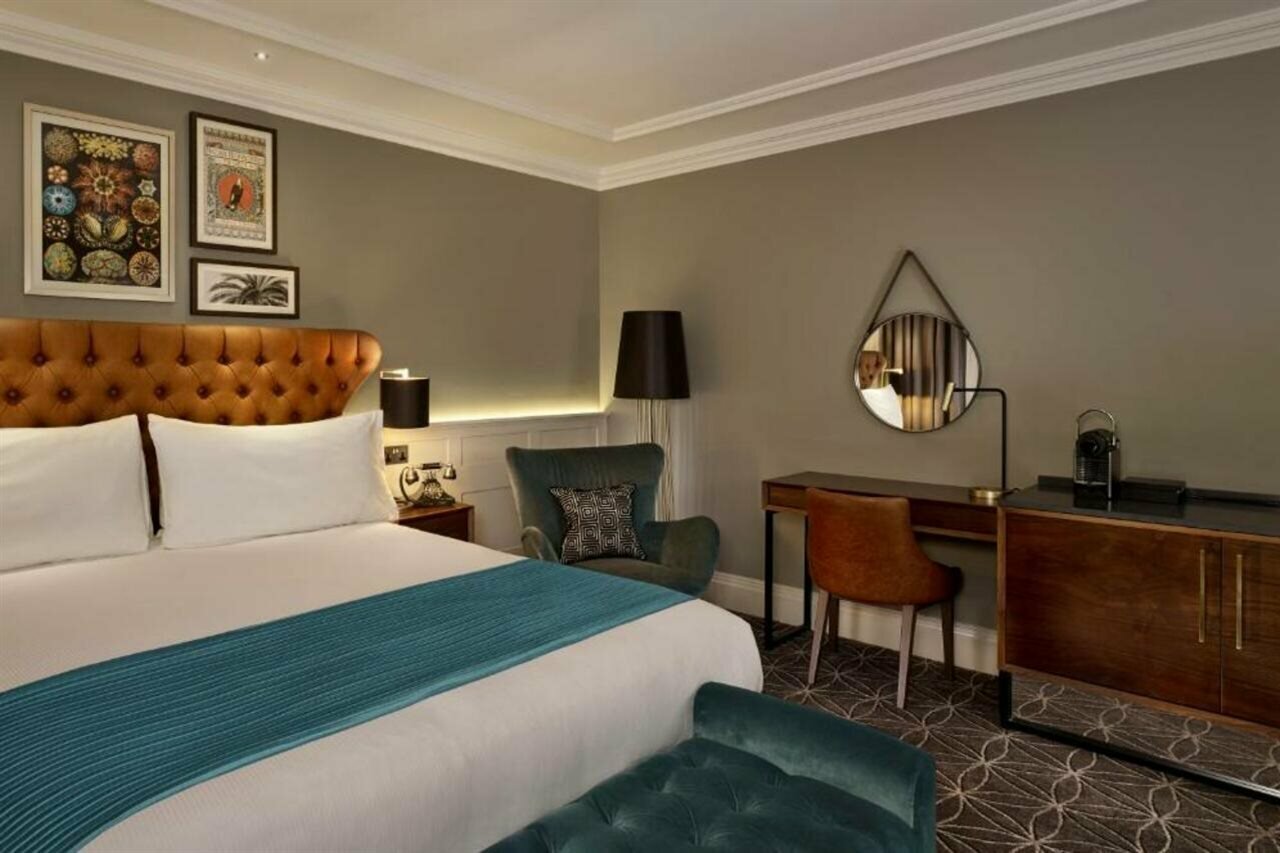 Фото 100 Queen's Gate Hotel London Kensington, Curio Collection by Hilton