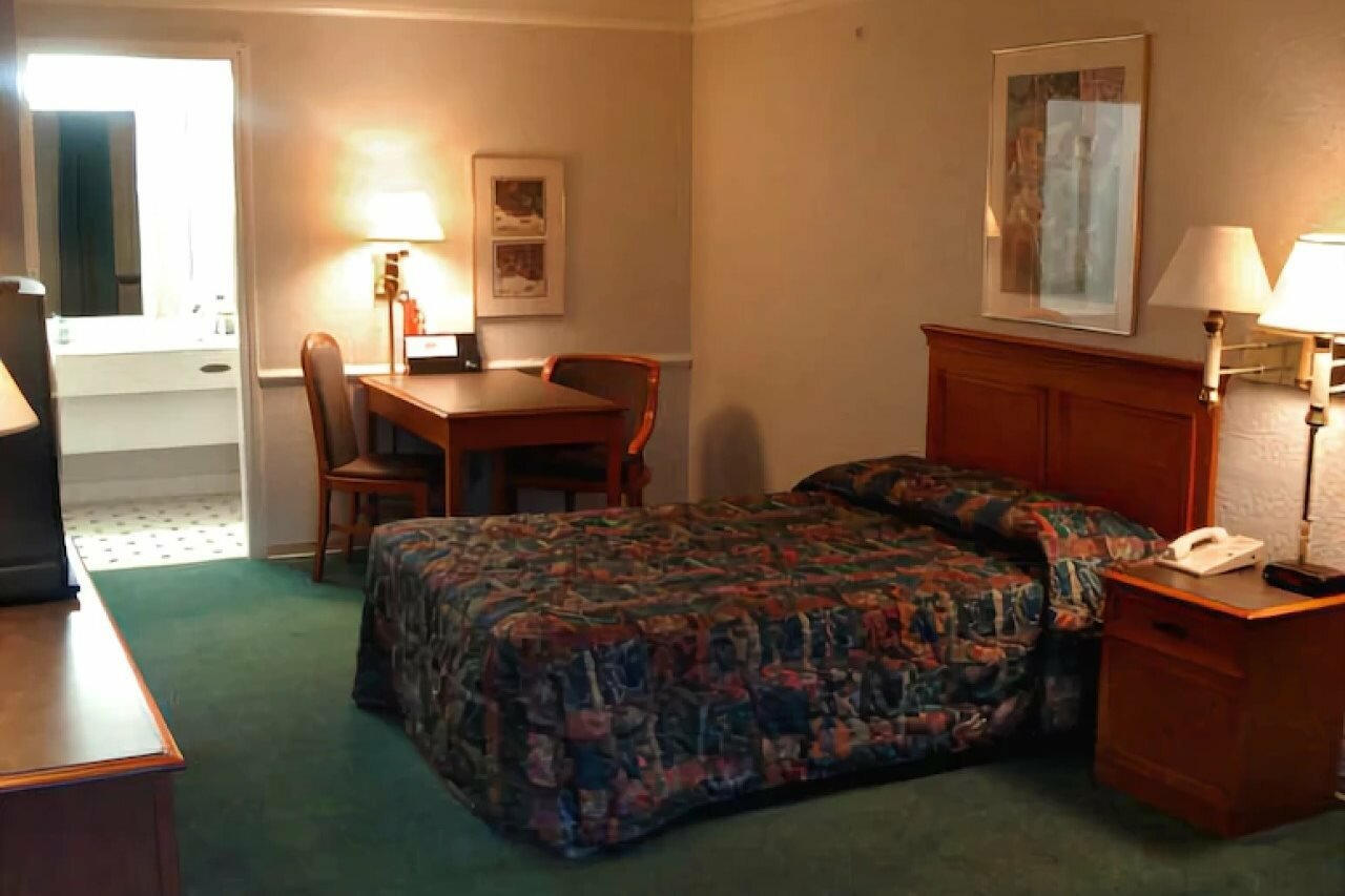 Фото America's Inn - Houston