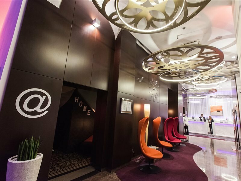 Фото Ikonik Parlament