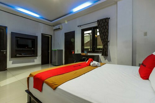 Гостиница RedDoorz Premium @ Ampera Raya 2 в Джакарте