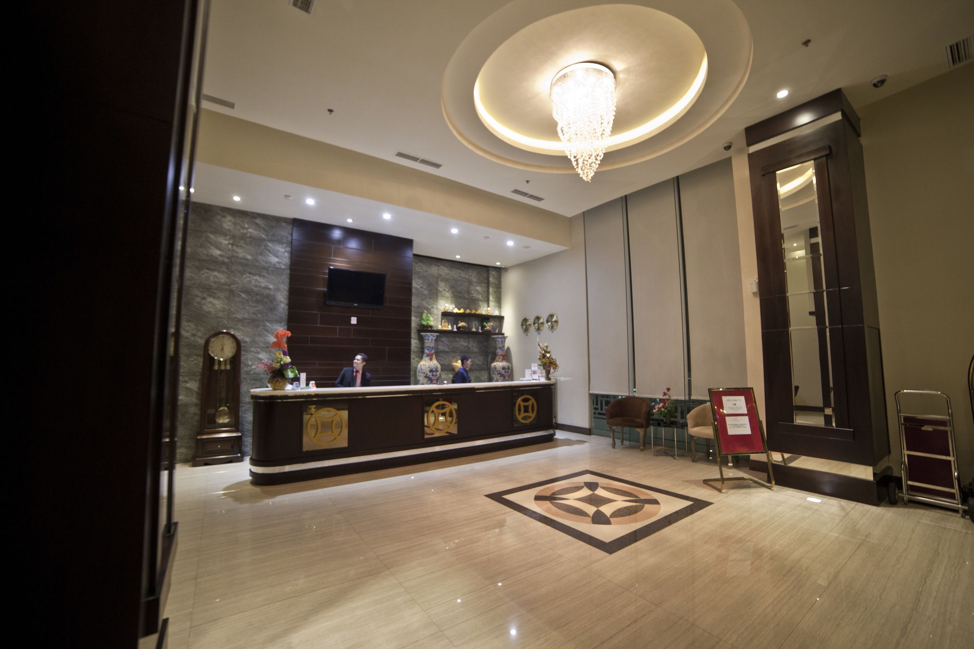 Фото Continent Centrepoint Hotel Makassar