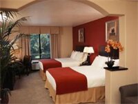 Фото Holiday Inn Express Hotel & Suites Hollywood Walk of Fame, an IHG Hotel