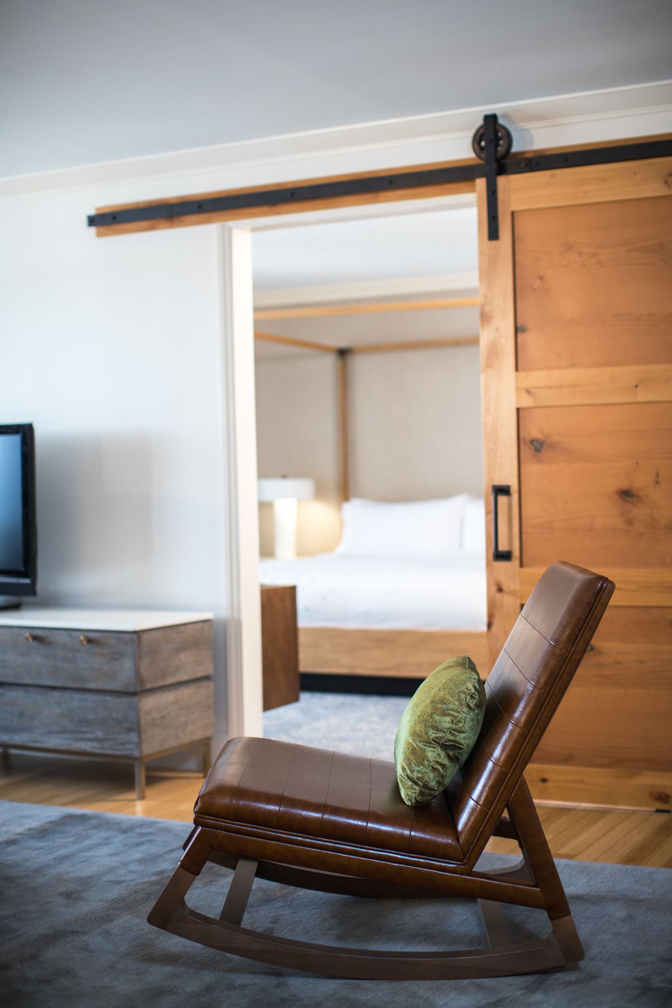 Фото Renaissance Raleigh North Hills Hotel