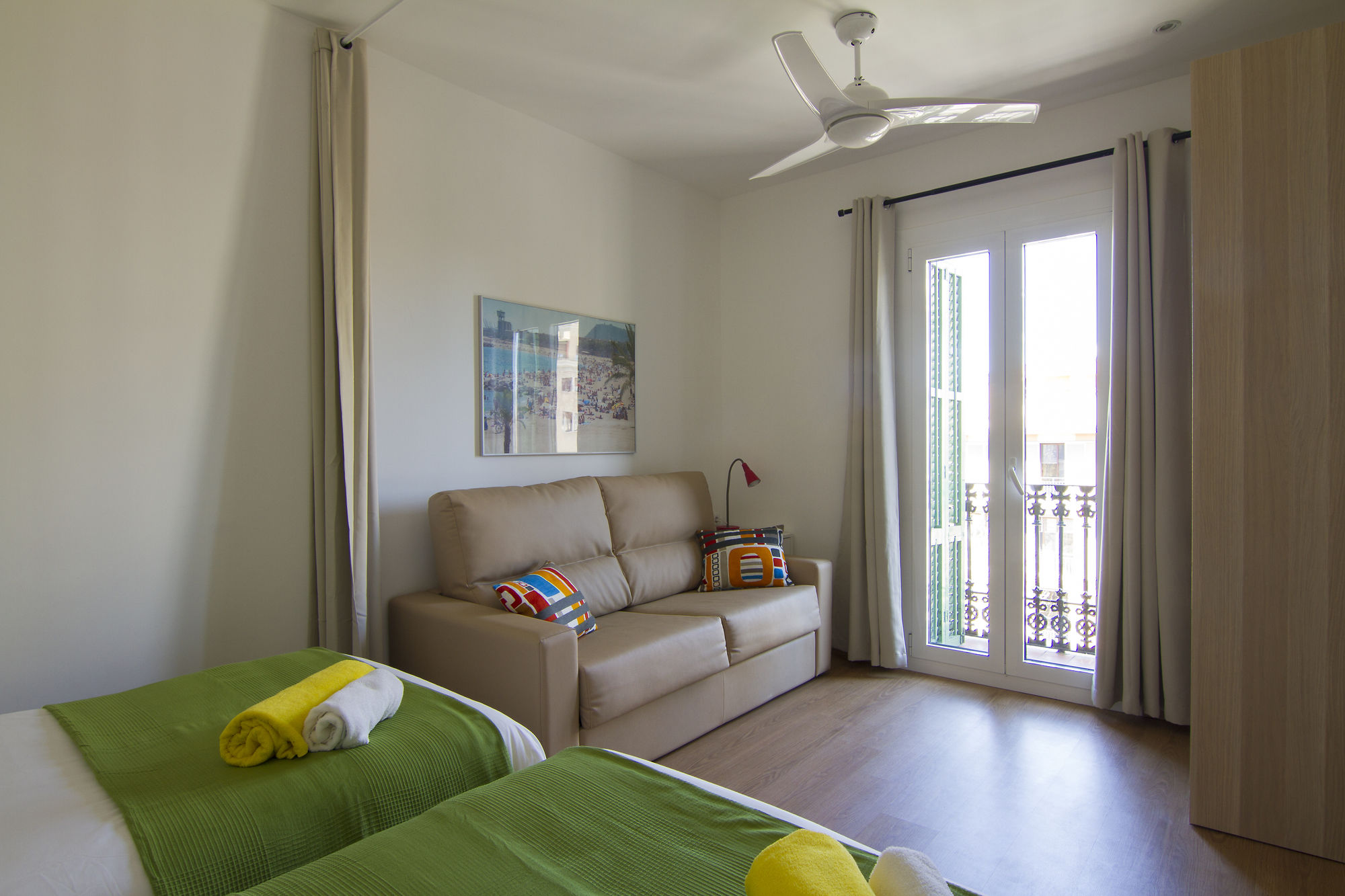 Фото Stay Together Barcelona Apartments