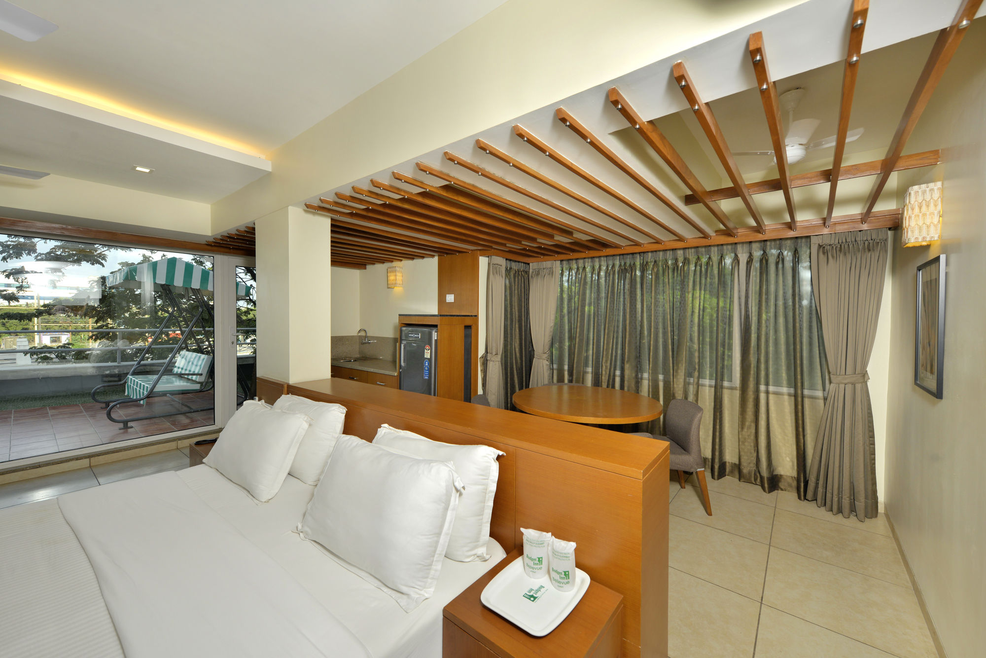 Фото Budget Inn Bellevue