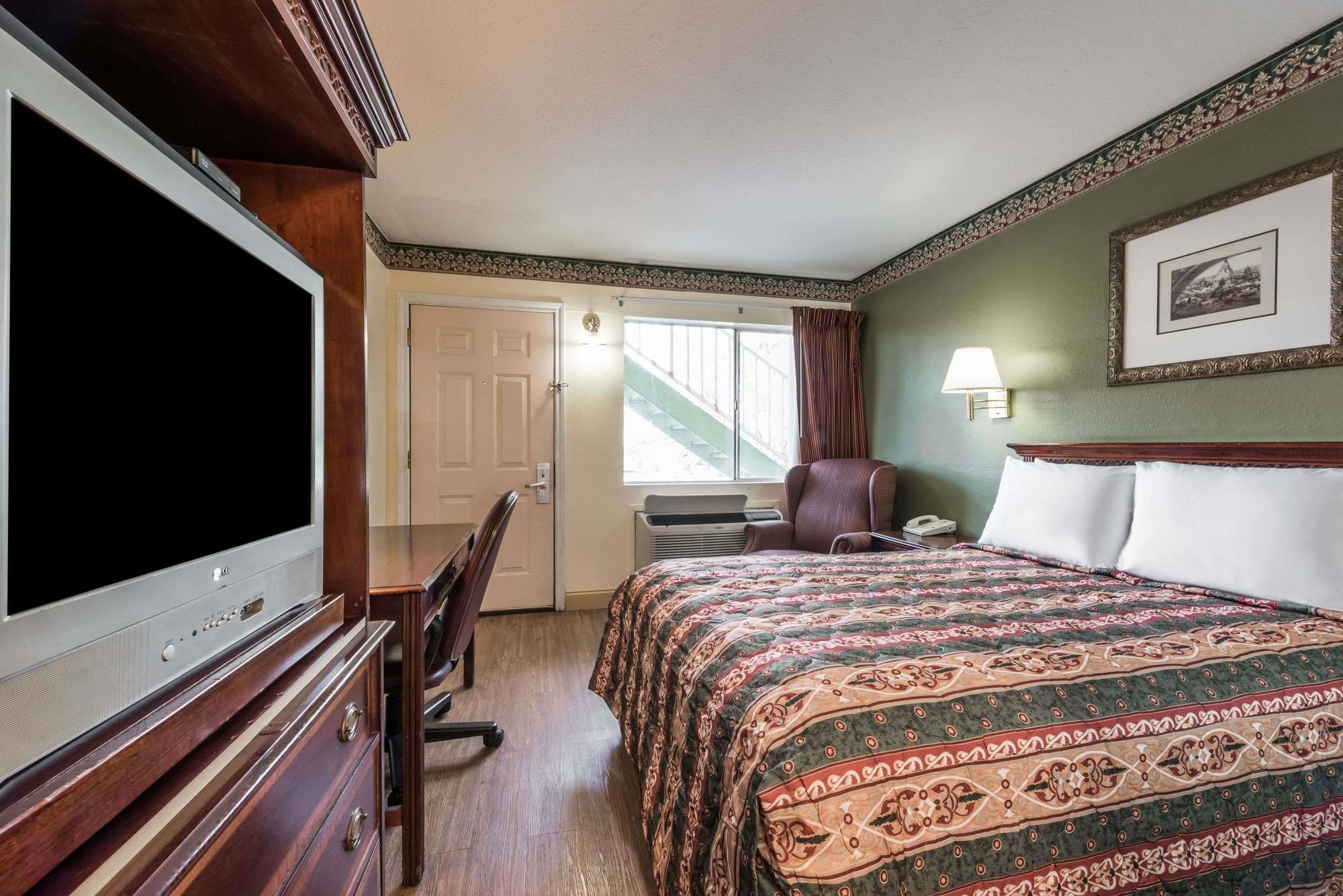 Фото Econo Lodge Waco North I-35