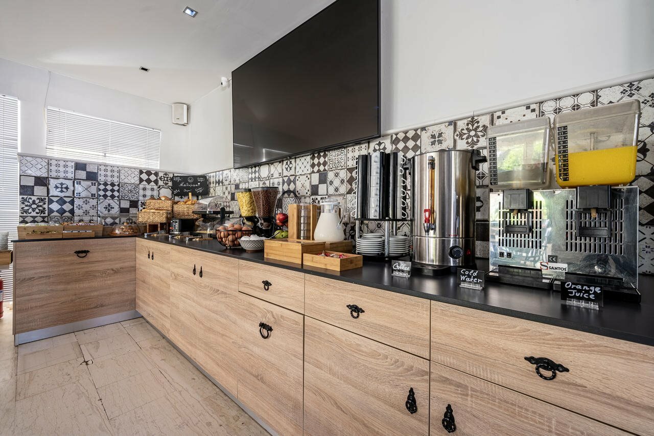 Фото Zephyros Hotel