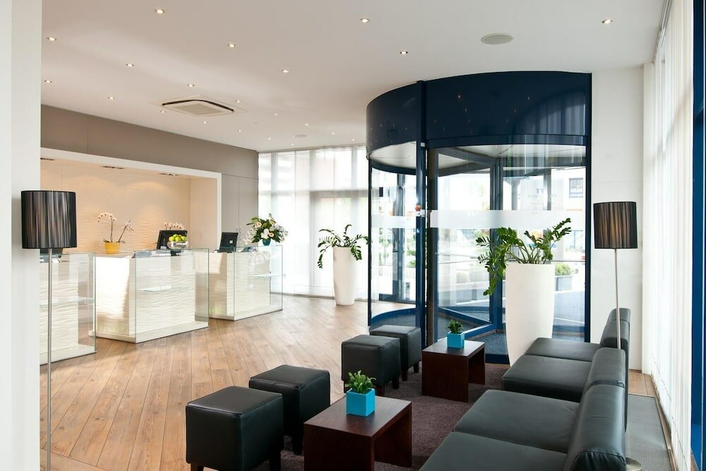 Фото Hotel Vier Jahreszeiten Lübeck