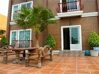 Гостиница The Red Balcony Inn в Паттайе