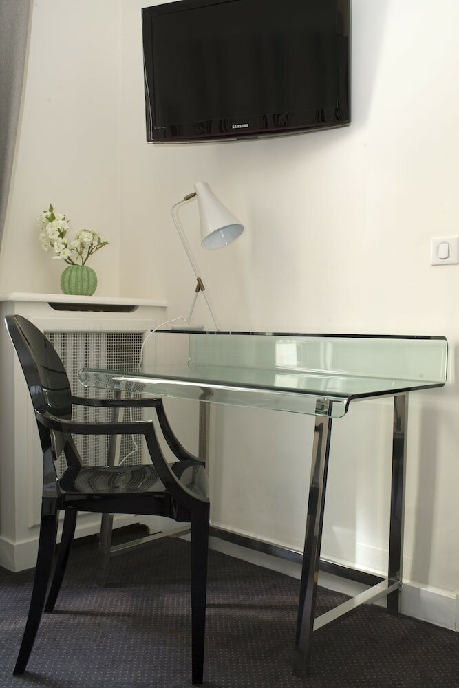 Фото Hotel des Batignolles