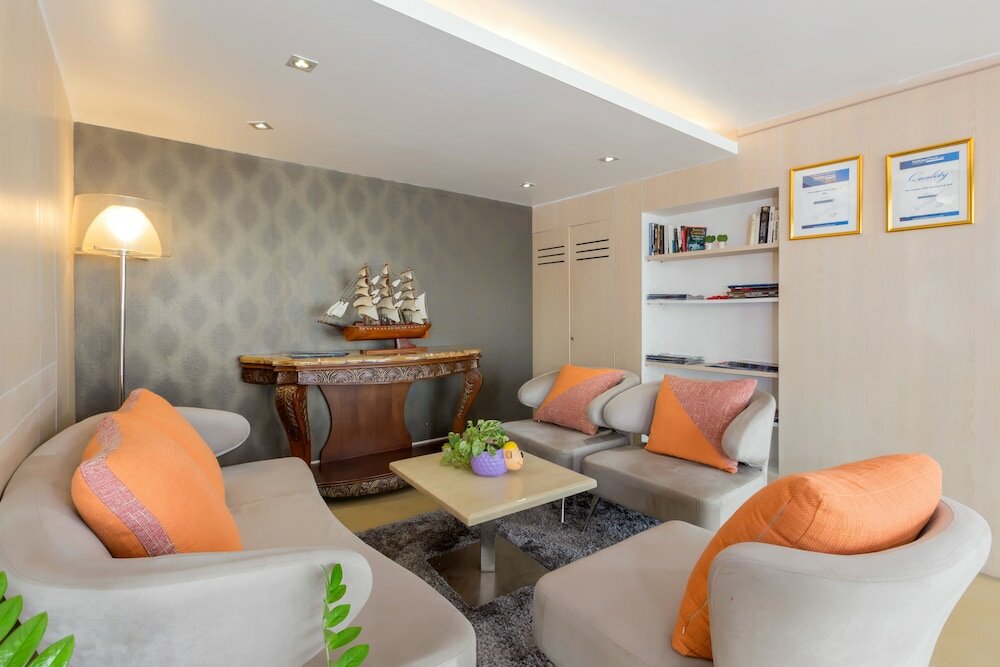 Фото The Golden Ville Boutique Hotel