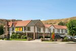 Super 8 by Wyndham Santa Clarita Valencia