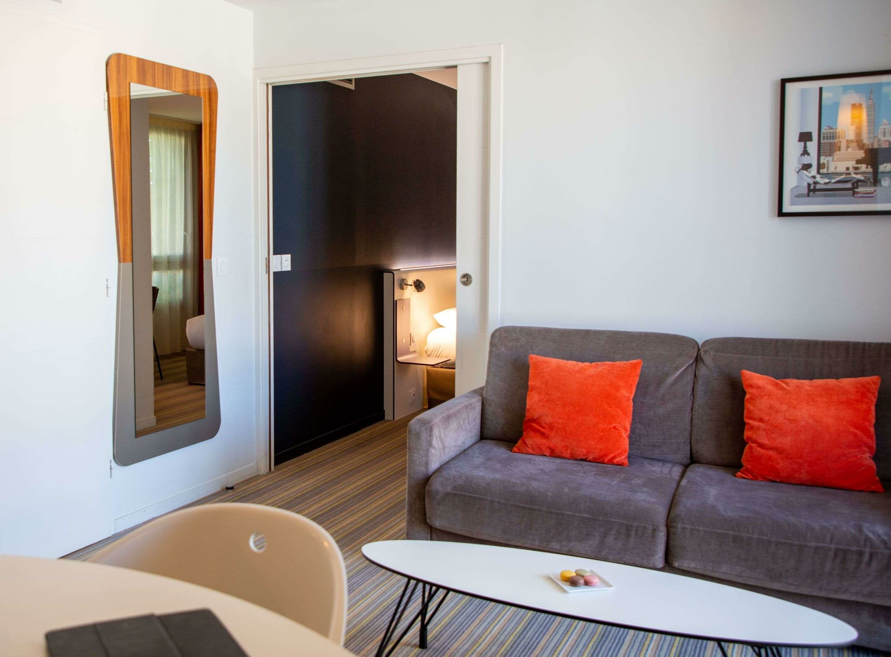 Фото Privilege Appart Hotel Saint Exupery