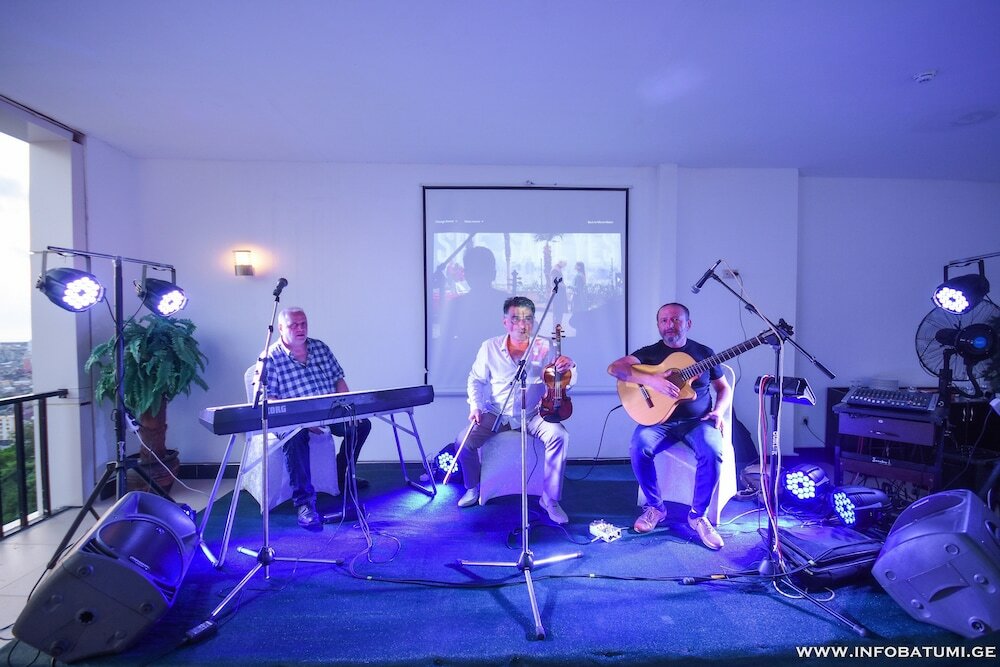 Фото Спутник