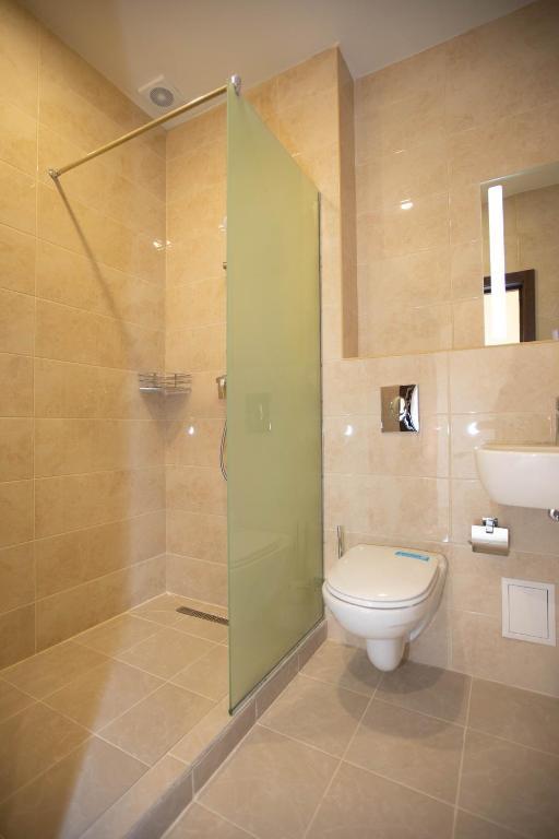 Фото Шамси Холл