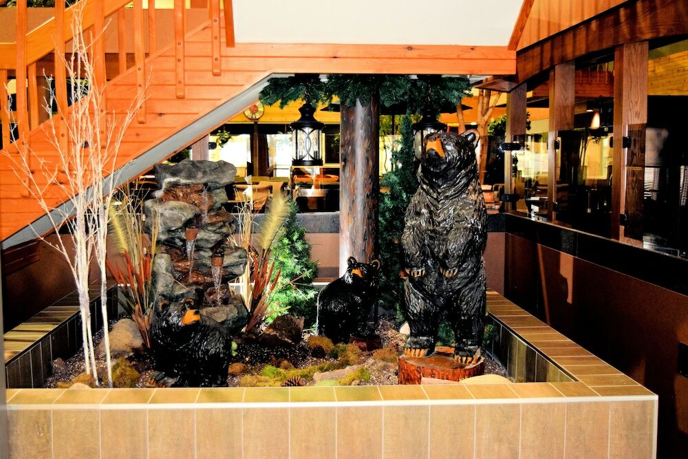 Фото Heartland Inn & Suites, SureStay Collection by Best Western