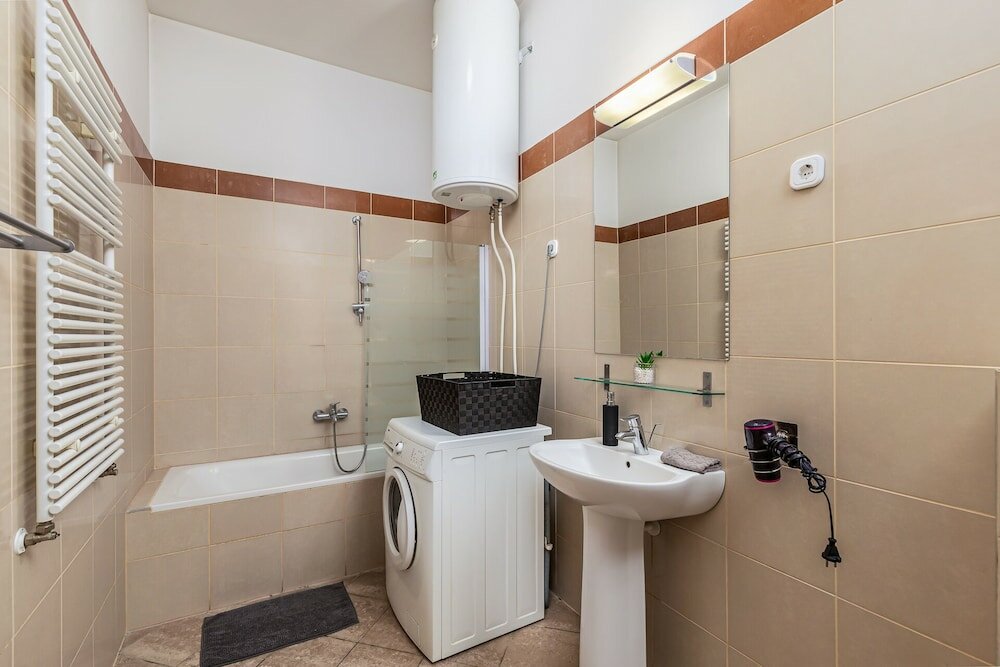 Фото Venus Apartments - Gozsdu Court III