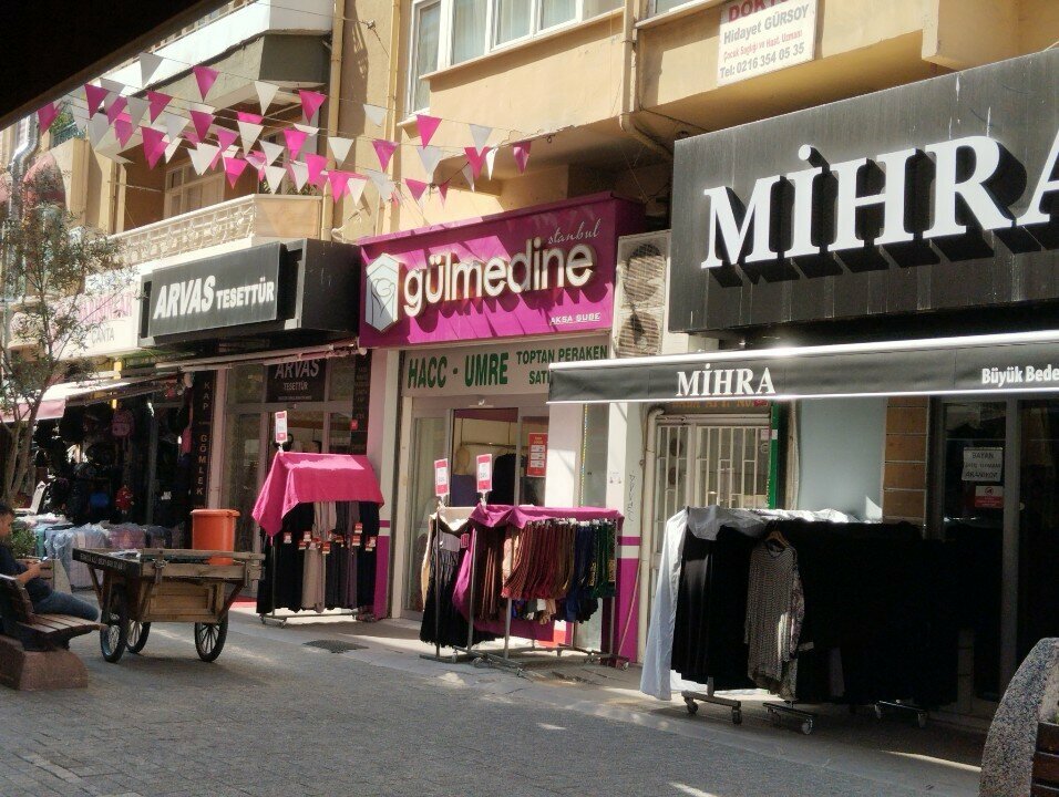 Goods and services for pilgrims Gül Medine Bazaar, Istanbul, photo