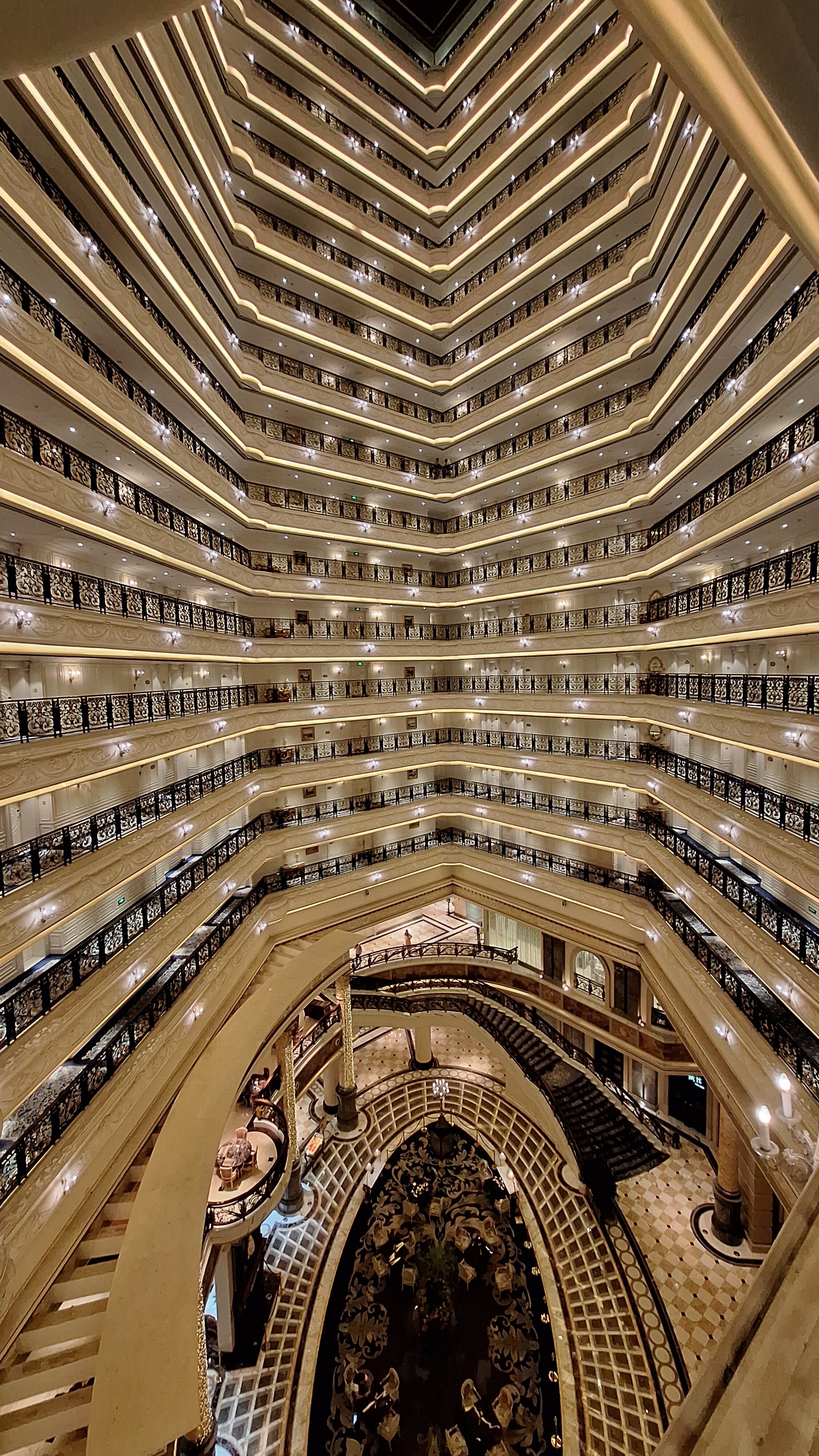 Фото Legendale Hotel Beijing