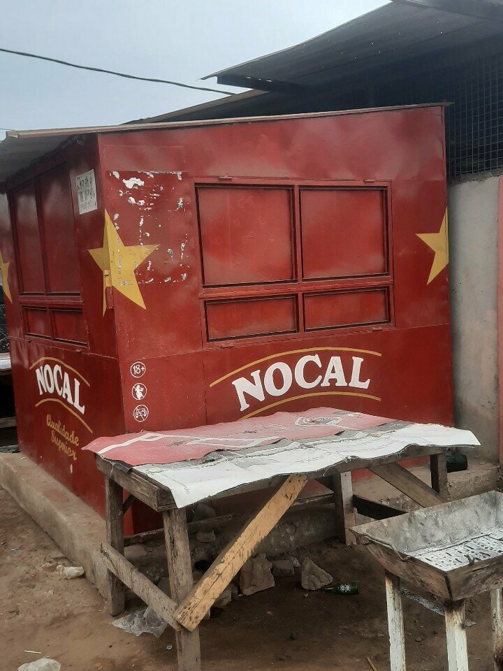 Bar, pub Roulote, Loanda, photo