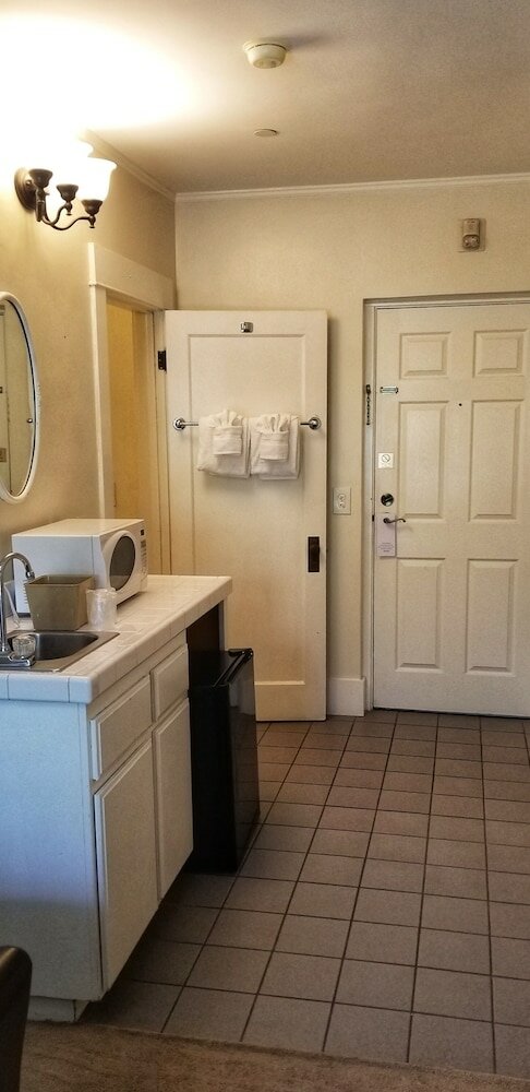 Фото Santa Paula Inn