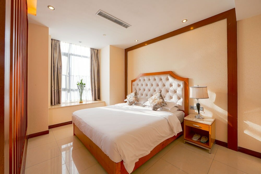 Фото Royal River Apartment