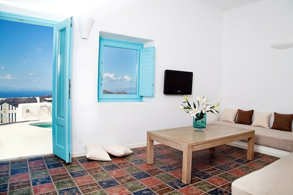 Фото White Santorini