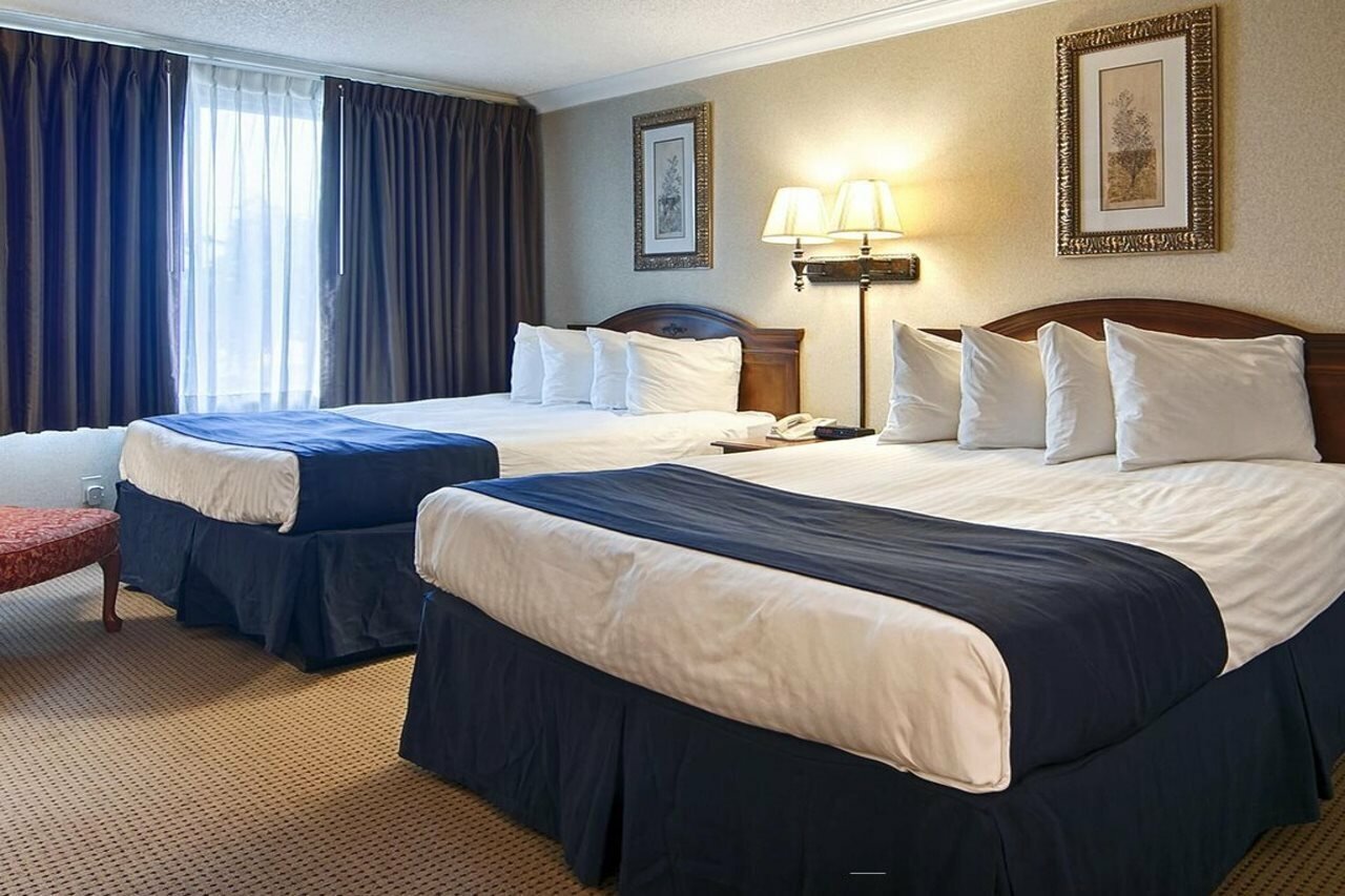 Фото Best Western War Bonnet Inn