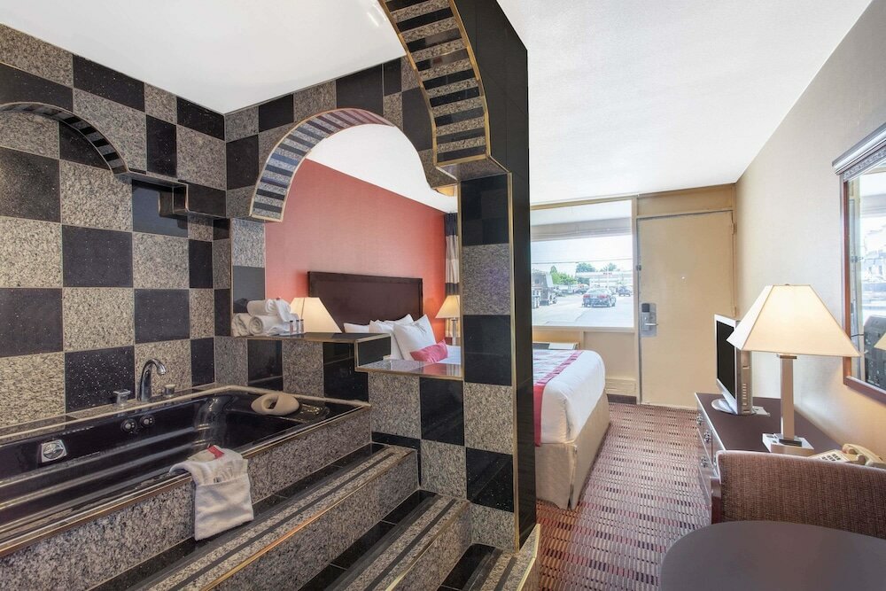 Фото Ramada Limited Cockeysville