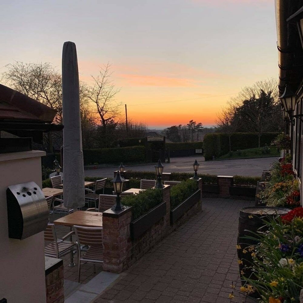 Фото The Black Horse Inn